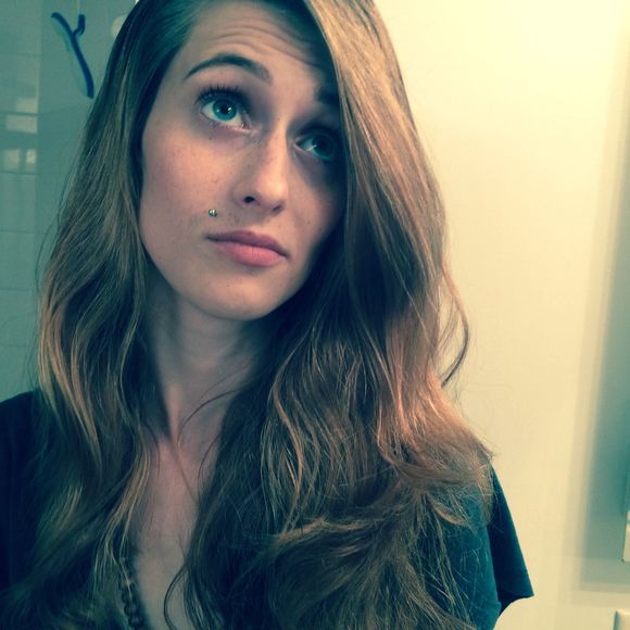 Meet your Posher, Sierra - Picture 1 of 1